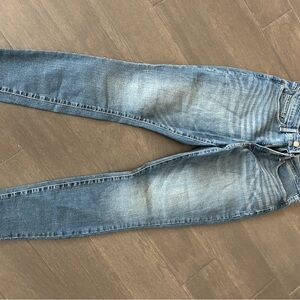 Signature women's Light Blue Skinny Jeans